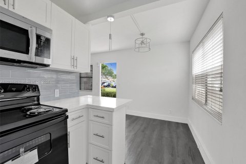 Copropriété à vendre à Boca Raton, Floride: 2 chambres, 78.04 m2 № 1151318 - photo 3