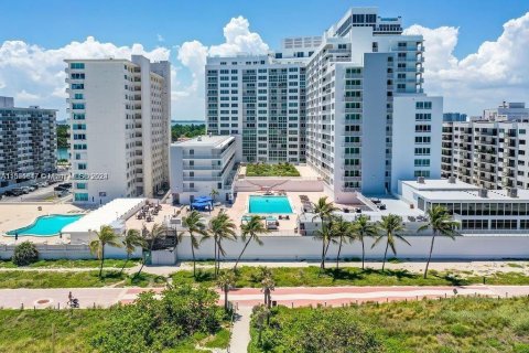 Studio in the Condo in Miami Beach, Florida  № 1147311 - photo 2