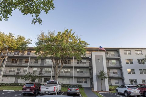 Condo in Pembroke Pines, Florida, 1 bedroom  № 1081466 - photo 21