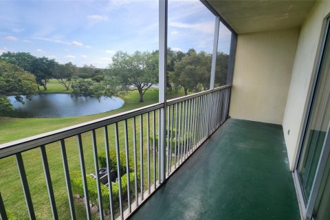 Condo in Pembroke Pines, Florida, 1 bedroom  № 1081466 - photo 4