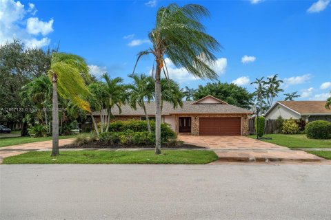 Casa en venta en Plantation, Florida, 4 dormitorios, 214.23 m2 № 1381732 - foto 1