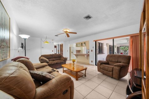 Casa en venta en Plantation, Florida, 4 dormitorios, 214.23 m2 № 1381732 - foto 13