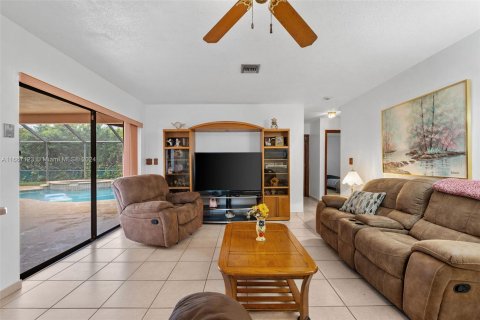 Casa en venta en Plantation, Florida, 4 dormitorios, 214.23 m2 № 1381732 - foto 14