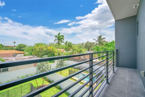 Townhouse in Miami, Florida 4 bedrooms № 1386269 - photo 28