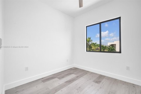 Townhouse in Miami, Florida 4 bedrooms № 1386269 - photo 26