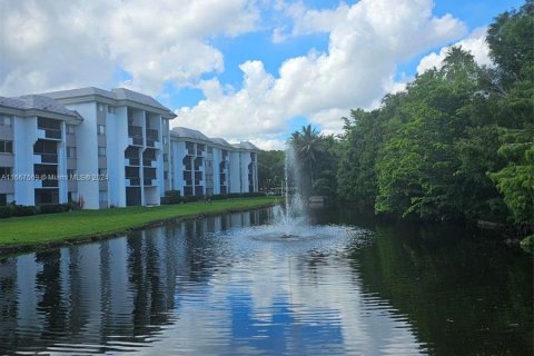 Condo in Plantation, Florida, 3 bedrooms  № 1386220 - photo 15