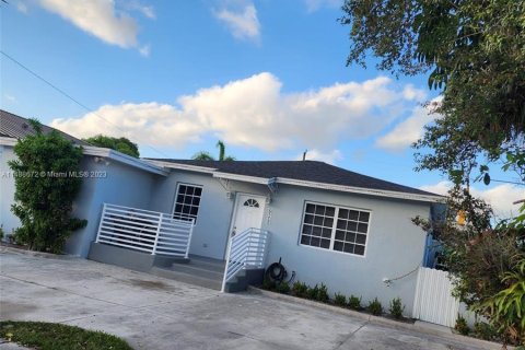 Villa ou maison à vendre à Hialeah, Floride: 3 chambres, 188.78 m2 № 855347 - photo 3
