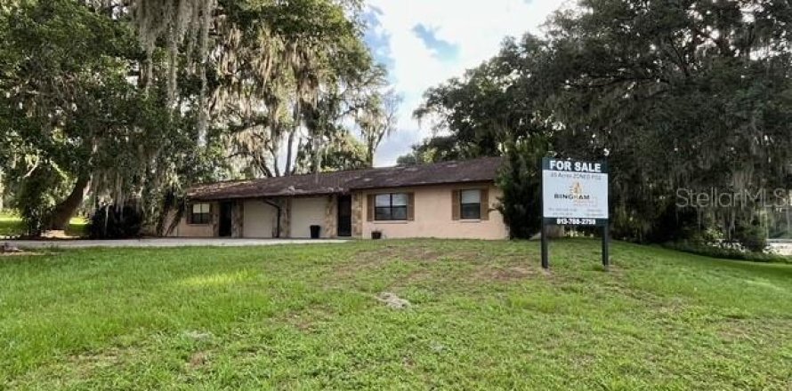 Commercial property in Dade City, Florida 183.95 sq.m. № 1261631