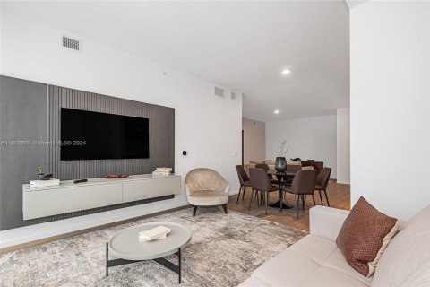 Condo in Miami, Florida, 3 bedrooms  № 1221863 - photo 7