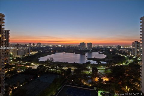 Condominio en venta en Aventura, Florida, 2 dormitorios, 276.2 m2 № 1176348 - foto 26