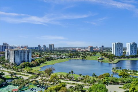 Condo in Aventura, Florida, 2 bedrooms  № 1176348 - photo 21