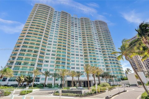 Condo in Aventura, Florida, 2 bedrooms  № 1176348 - photo 25