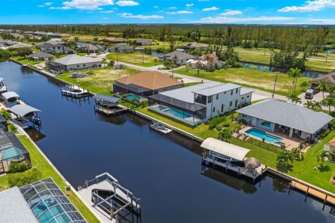 Villa ou maison à vendre à Cape Coral, Floride: 3 chambres, 183.95 m2 № 1322636 - photo 30