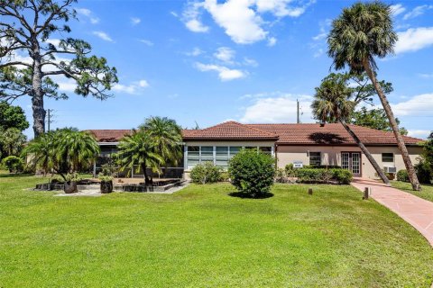 Copropriété à vendre à Punta Gorda, Floride: 2 chambres, 115.2 m2 № 1107816 - photo 28