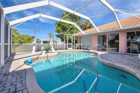 Casa en venta en Port Charlotte, Florida, 4 dormitorios, 211.35 m2 № 220505 - foto 5
