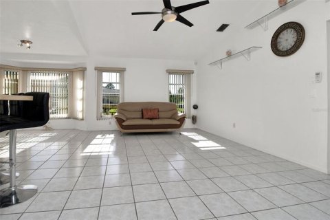 Casa en venta en Port Charlotte, Florida, 4 dormitorios, 211.35 m2 № 220505 - foto 26