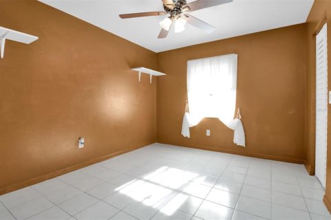 Casa en venta en Port Charlotte, Florida, 4 dormitorios, 211.35 m2 № 220505 - foto 15
