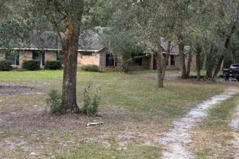 House in DeLand, Florida 4 bedrooms, 246.66 sq.m. № 859108 - photo 1