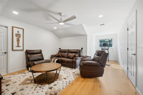 Casa en venta en Orlando, Florida, 5 dormitorios, 345.69 m2 № 1382384 - foto 18