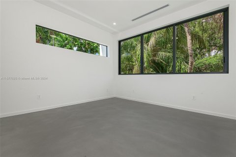 House in Miami, Florida 5 bedrooms № 1145727 - photo 27