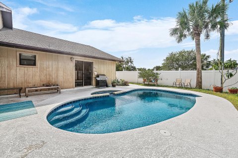 Villa ou maison à vendre à Stuart, Floride: 3 chambres, 177.63 m2 № 748317 - photo 2