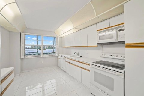 Condominio en venta en Aventura, Florida, 2 dormitorios, 157.28 m2 № 665419 - foto 16