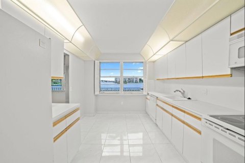 Condominio en venta en Aventura, Florida, 2 dormitorios, 157.28 m2 № 665419 - foto 19