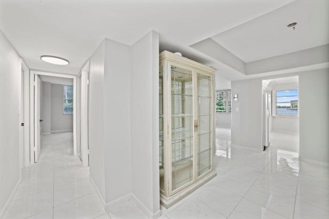 Copropriété à vendre à Aventura, Floride: 2 chambres, 157.28 m2 № 665419 - photo 18