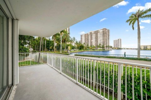 Copropriété à vendre à Aventura, Floride: 2 chambres, 157.28 m2 № 665419 - photo 14