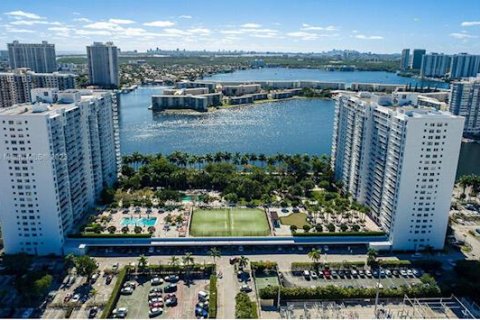 Condominio en venta en Aventura, Florida, 2 dormitorios, 157.28 m2 № 665419 - foto 24