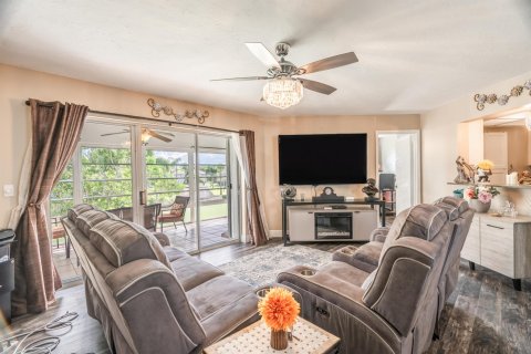 Condo in Stuart, Florida, 2 bedrooms  № 1186515 - photo 28