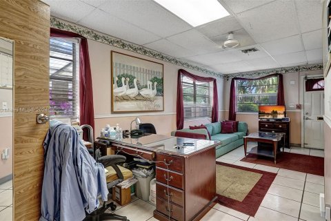 Villa ou maison à vendre à Miami Gardens, Floride: 4 chambres, 244.15 m2 № 1224109 - photo 6