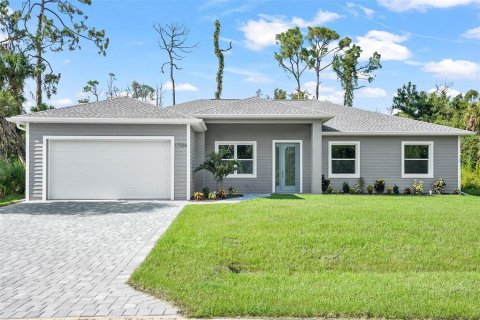 House in Port Charlotte, Florida 4 bedrooms, 225.38 sq.m. № 1340661 - photo 1