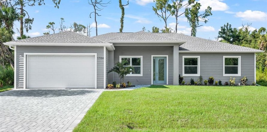 House in Port Charlotte, Florida 4 bedrooms, 225.38 sq.m. № 1340661