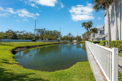 Condo in Tampa, Florida, 2 bedrooms  № 1421241 - photo 28