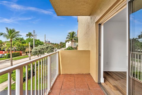 Condo in North Miami Beach, Florida, 2 bedrooms  № 1324592 - photo 19