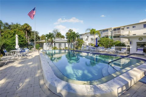 Condo in Bradenton, Florida, 1 bedroom  № 1381460 - photo 8