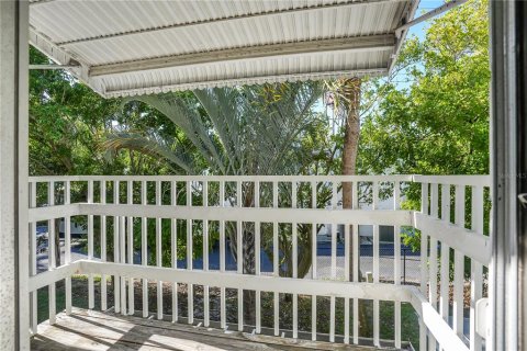 Condo in Bradenton, Florida, 1 bedroom  № 1381460 - photo 17