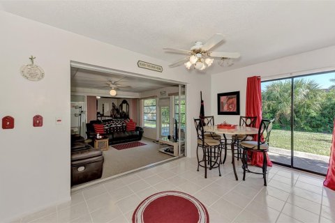 House in Port Charlotte, Florida 2 bedrooms, 117.99 sq.m. № 858883 - photo 16