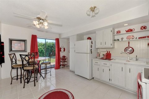 House in Port Charlotte, Florida 2 bedrooms, 117.99 sq.m. № 858883 - photo 12