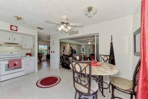 House in Port Charlotte, Florida 2 bedrooms, 117.99 sq.m. № 858883 - photo 18