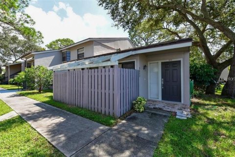 Copropriété à louer à Sarasota, Floride: 2 chambres, 102.19 m2 № 215800 - photo 2