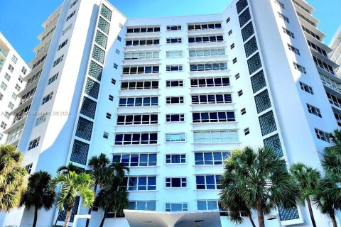 Copropriété à vendre à Miami Beach, Floride: 1 chambre, 119.19 m2 № 1271137 - photo 24