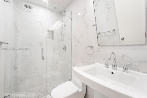 Condominio en venta en Miami Beach, Florida, 1 dormitorio, 119.19 m2 № 1271137 - foto 17