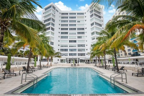 Copropriété à vendre à Miami Beach, Floride: 1 chambre, 119.19 m2 № 1271137 - photo 3