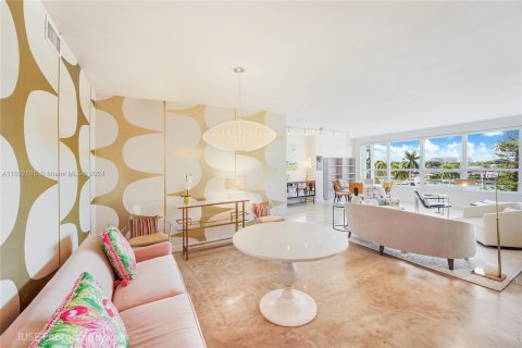 Copropriété à vendre à Miami Beach, Floride: 1 chambre, 119.19 m2 № 1271137 - photo 9