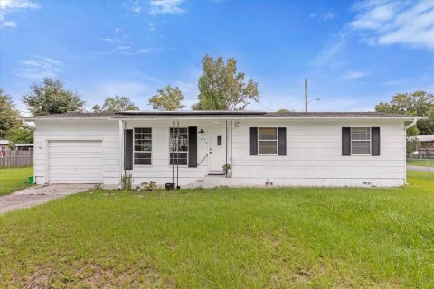 Villa ou maison à vendre à DeLand, Floride: 3 chambres, 115.94 m2 № 1349814 - photo 1