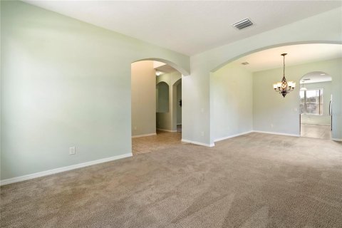 House in Land O' Lakes, Florida 5 bedrooms, 314.94 sq.m. № 1317979 - photo 4