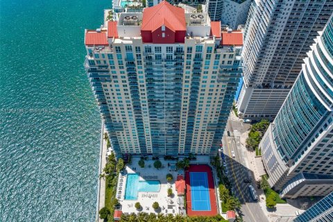 Condominio en alquiler en Miami, Florida, 1 dormitorio, 70.61 m2 № 1294689 - foto 13