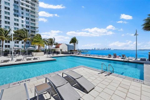 Condo in Miami, Florida, 1 bedroom  № 1294689 - photo 7